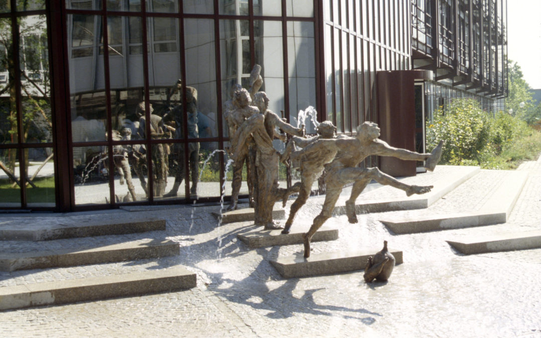 Oberschleißheim: Weinskandalbrunnen