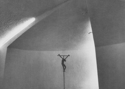 Karl-Henning Seemann: Andachtsraum mit Kruzifix
